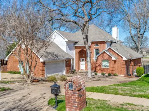 725 Royal Birkdale Dr, Garland, TX 75044