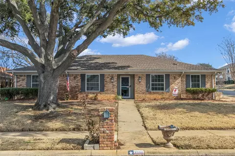 3200 Princess St, Bedford, TX 76021
