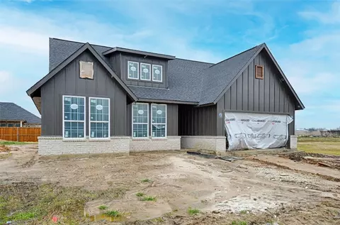 119 E Bexar St, Mabank, TX 75147