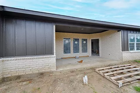 119 E Bexar St, Mabank, TX 75147 photo 3
