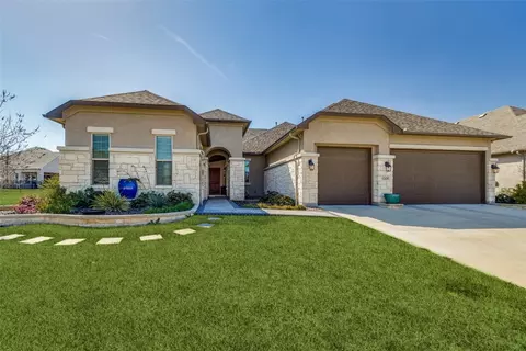 12420 Grosbeak Dr, Denton, TX 76207