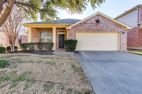 4224 Highgate Rd, Fort Worth, TX 76244