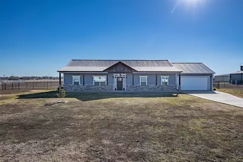 501 John Davis Rd, Italy, TX 76651