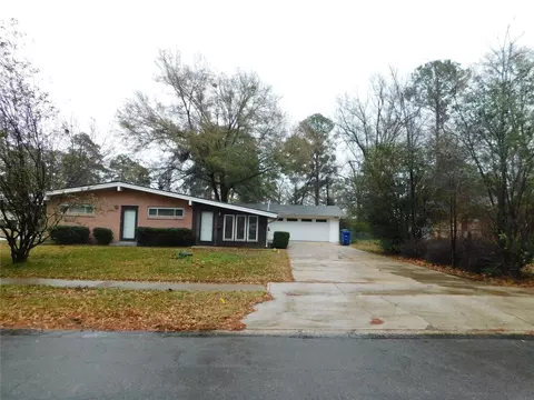 9001 Avalon Dr, Shreveport, LA 71118
