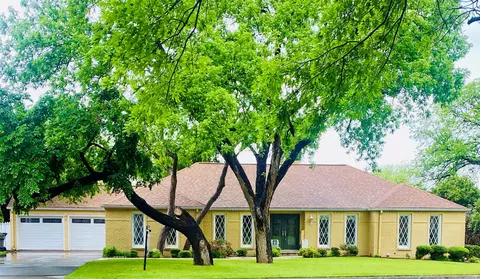 2406 Lou Ln, Wichita Falls, TX 76308