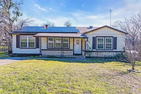 1704 Melba Ct, River Oaks, TX 76114