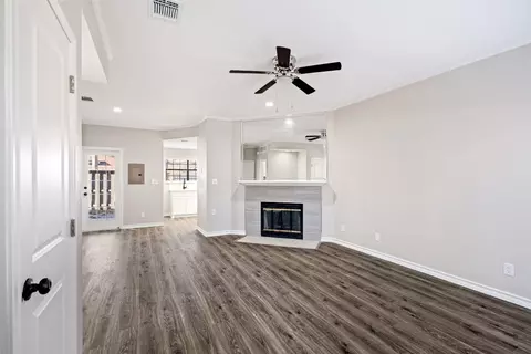 2730 Silver Creek Dr #131, Arlington, TX 76006