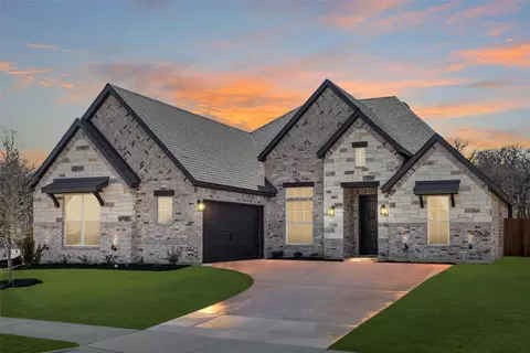 3129 Blue Hill Dr, Burleson, TX 76028