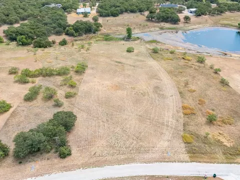 243 Mustang Springs Circle, Sunset, TX 76270