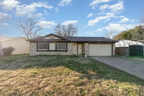 2121 Etain Rd, Irving, TX 75060