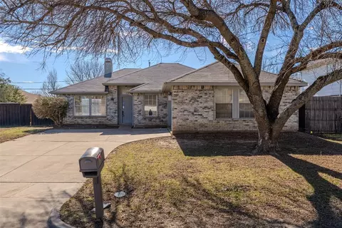 1108 Orangewood Ln, Arlington, TX 76001