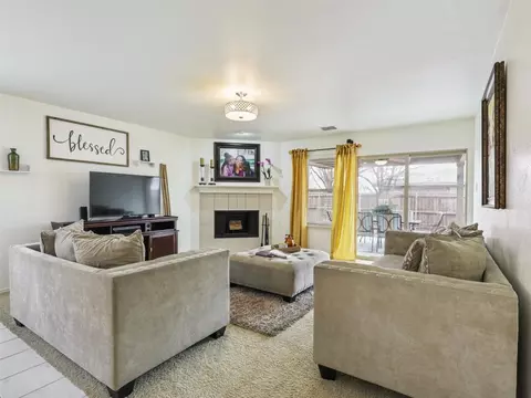 2910 Briarbrook Dr, Seagoville, TX 75159