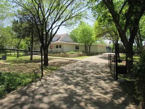 Exterior - 2460 Britt, Argyle, TX 76226 photo 4 of 9