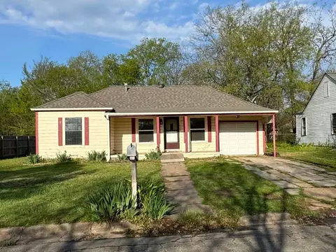 1909 Liberty St, Bonham, TX 75418