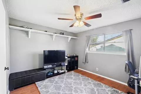 708 E Roewe St, Pilot Point, TX 76258 photo 21