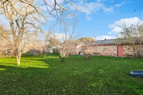 708 E Roewe St, Pilot Point, TX 76258 photo 26