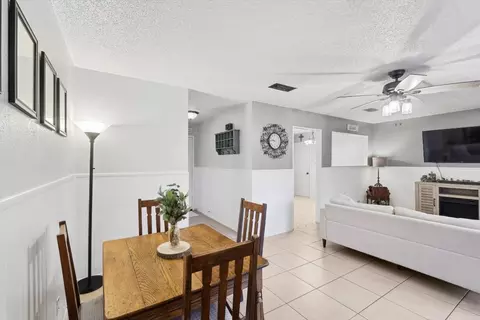 708 E Roewe St, Pilot Point, TX 76258 photo 8
