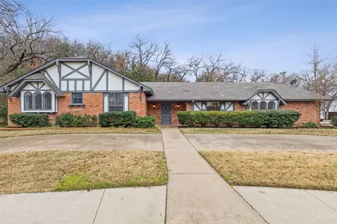 2806 Westwood Dr, Arlington, TX 76012