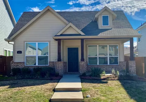 1976 Sunnybrook Dr, Heartland, TX 75126