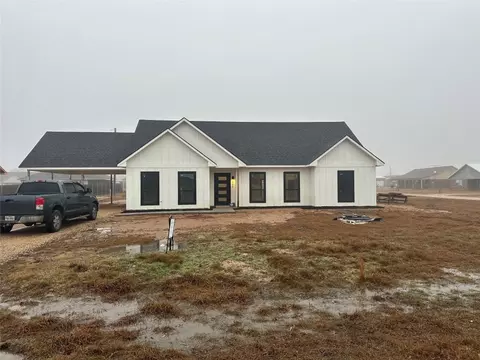 755 Daniel St, Blossom, TX 75416