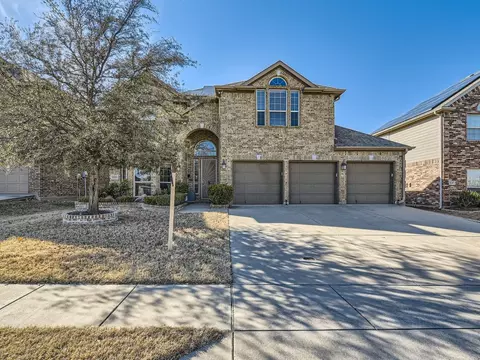 8620 Paper Birch Ln, Fort Worth, TX 76123