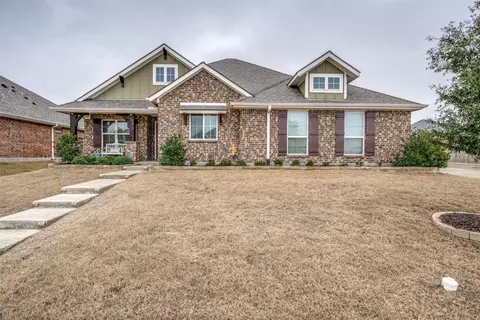 4001 Bridle Path Ln, Sanger, TX 76266