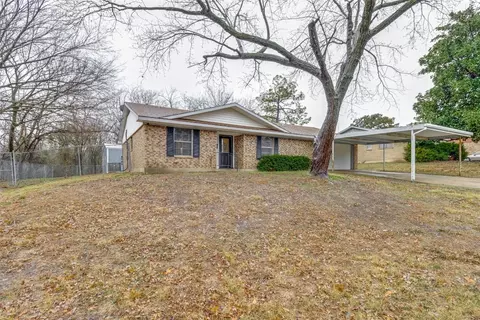 1110 E Centennial St, Sherman, TX 75090