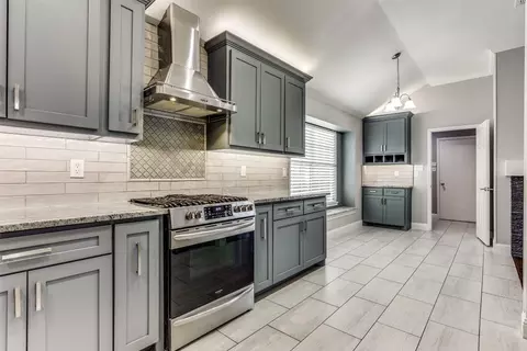 2725 Covington Dr, Garland, TX 75040