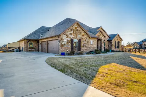 9131 Iron Mountain Trl, Justin, TX 76247
