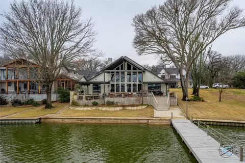 652 Enchanted Isles Dr, Mabank, TX 75156