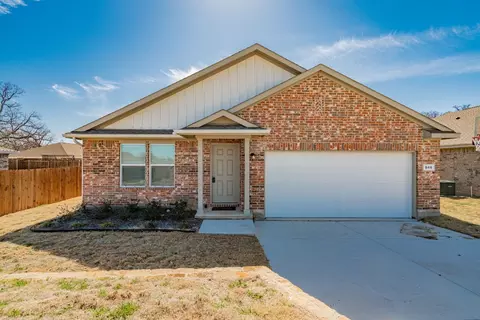 940 Ben Dr, Springtown, TX 76082