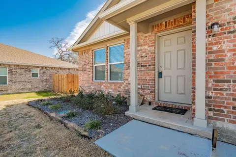 Exterior - 940 Ben Dr, Springtown, TX 76082 photo 2 of 9