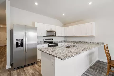 Kitchen - 940 Ben Dr, Springtown, TX 76082 photo 2 of 6