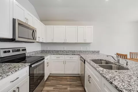 Kitchen - 940 Ben Dr, Springtown, TX 76082 photo 4 of 6