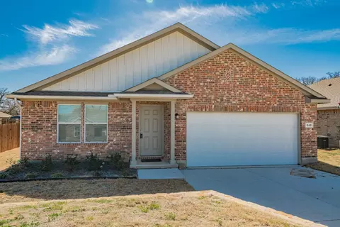 Exterior - 940 Ben Dr, Springtown, TX 76082 photo 5 of 9