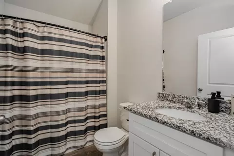 Bath - 940 Ben Dr, Springtown, TX 76082 photo 2 of 2