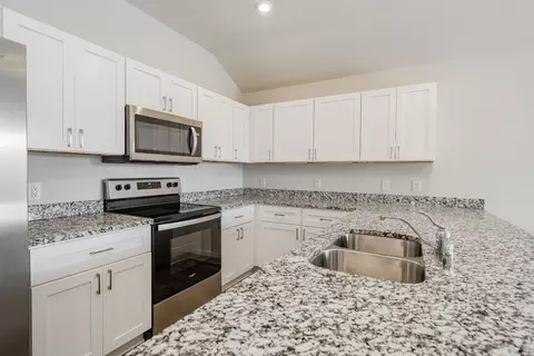 Kitchen - 940 Ben Dr, Springtown, TX 76082 photo 3 of 6