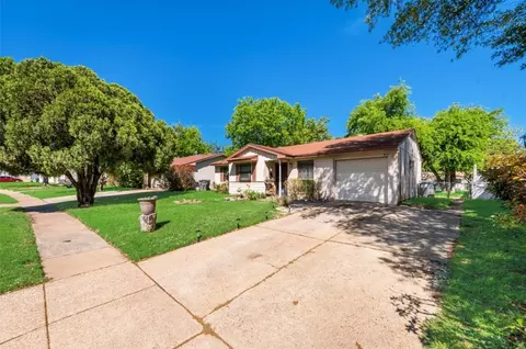 3923 Mehalia Dr, Dallas, TX 75241