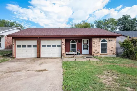 8132 Richard St, White Settlement, TX 76108