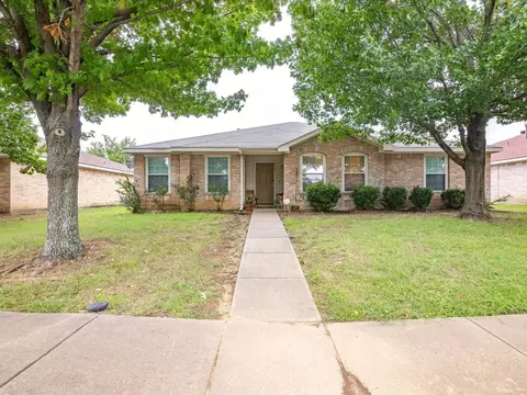 119 Palm Dr, Lancaster, TX 75146