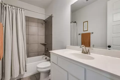 Bath - 2841 Killdeer Trl, Prosper, TX 75078 photo 5 of 5