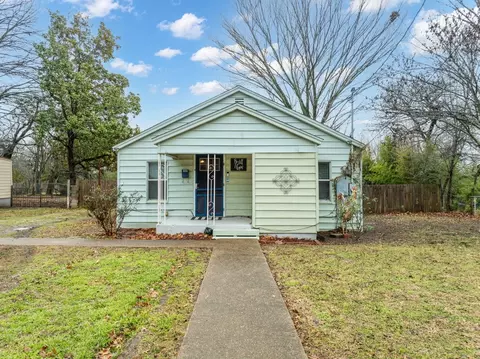 803 W Jefferson St, Waxahachie, TX 75165