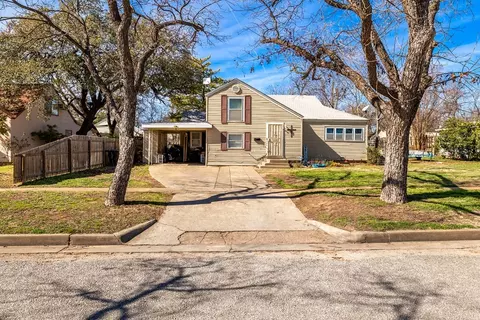 1708 S Pine St, Brady, TX 76825