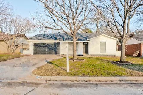 1705 Barron Ln, Fort Worth, TX 76112
