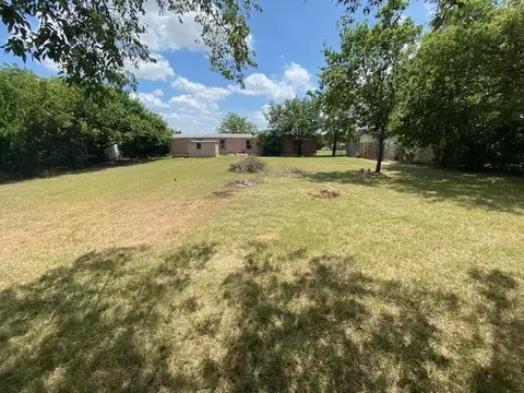 8 Sunrise Cir, Flower Mound, TX 76226