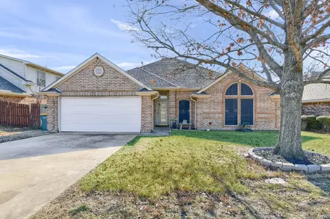300 E North Creek Dr, Sherman, TX 75092