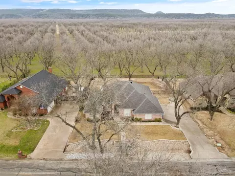 8607 Ravenswood Rd, Granbury, TX 76049