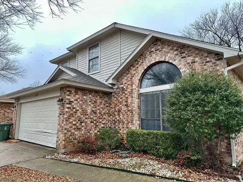 2306 Clareton Dr, Arlington, TX 76018