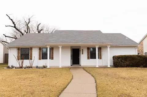 949 Cherokee Trl, Plano, TX 75023
