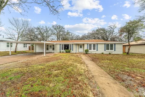 889 N Lydia St, Stephenville, TX 76401